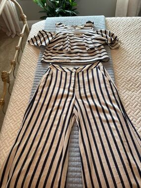 Gianni Bini Navy & Cream Striped Wide-Leg Cropped Pants with Ruffle Top